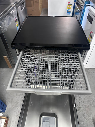 *Current Model* Beko BDFB1630B 16 Place Setting Freestanding Dishwasher (Glossy Black) [Factory Second]