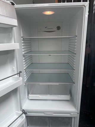 Fisher and Paykel 402L Bottom Fridge [Refurbished]