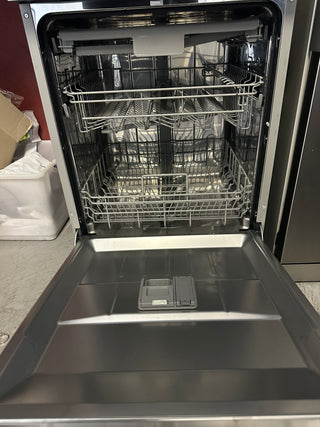 Hisense 60cm Freestanding Stainless Steel Dishwasher [Factory second]