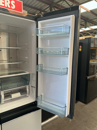 *Current Model* Hitachi 638L RWB640VT0XMGW Fridge with Non-Plumbed Ice Maker - Glass Matte White [Factory Second]