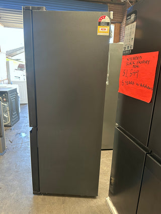 *Current Model* Hitachi 638L RWB640VT0XMGW Fridge with Non-Plumbed Ice Maker - Glass Matte White [Factory Second]