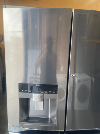 LG 712L French Door 4 Door Fridge -Plumbed Water & Ice- [Refurbished]